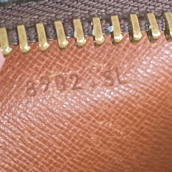 Authentic Louis Vuitton Monogram Danube GM Unisex Shoulder Crossbody Bag - Picture 12 of 15